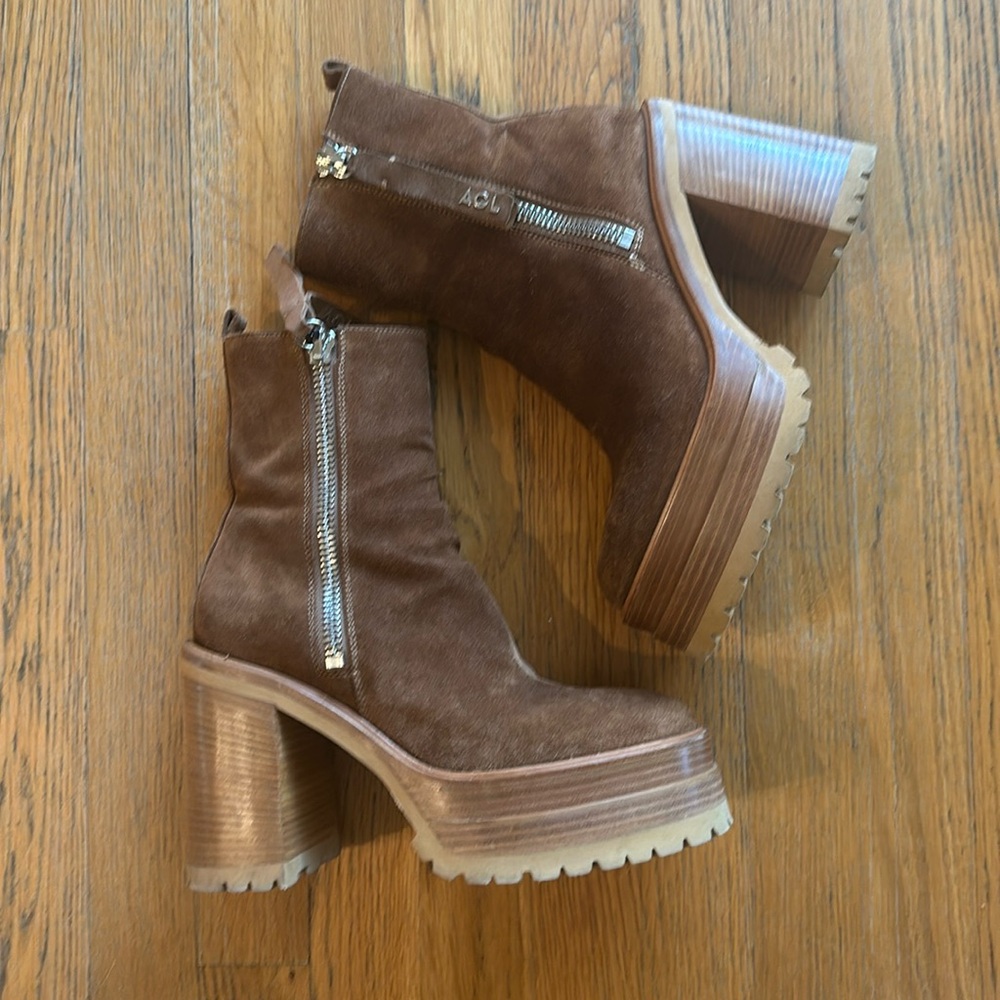 AGL suede lug sole boots